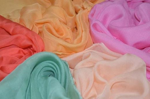 Vải chiffon là gì? Cách phân loại và ưu nhược điểm của vải chiffon