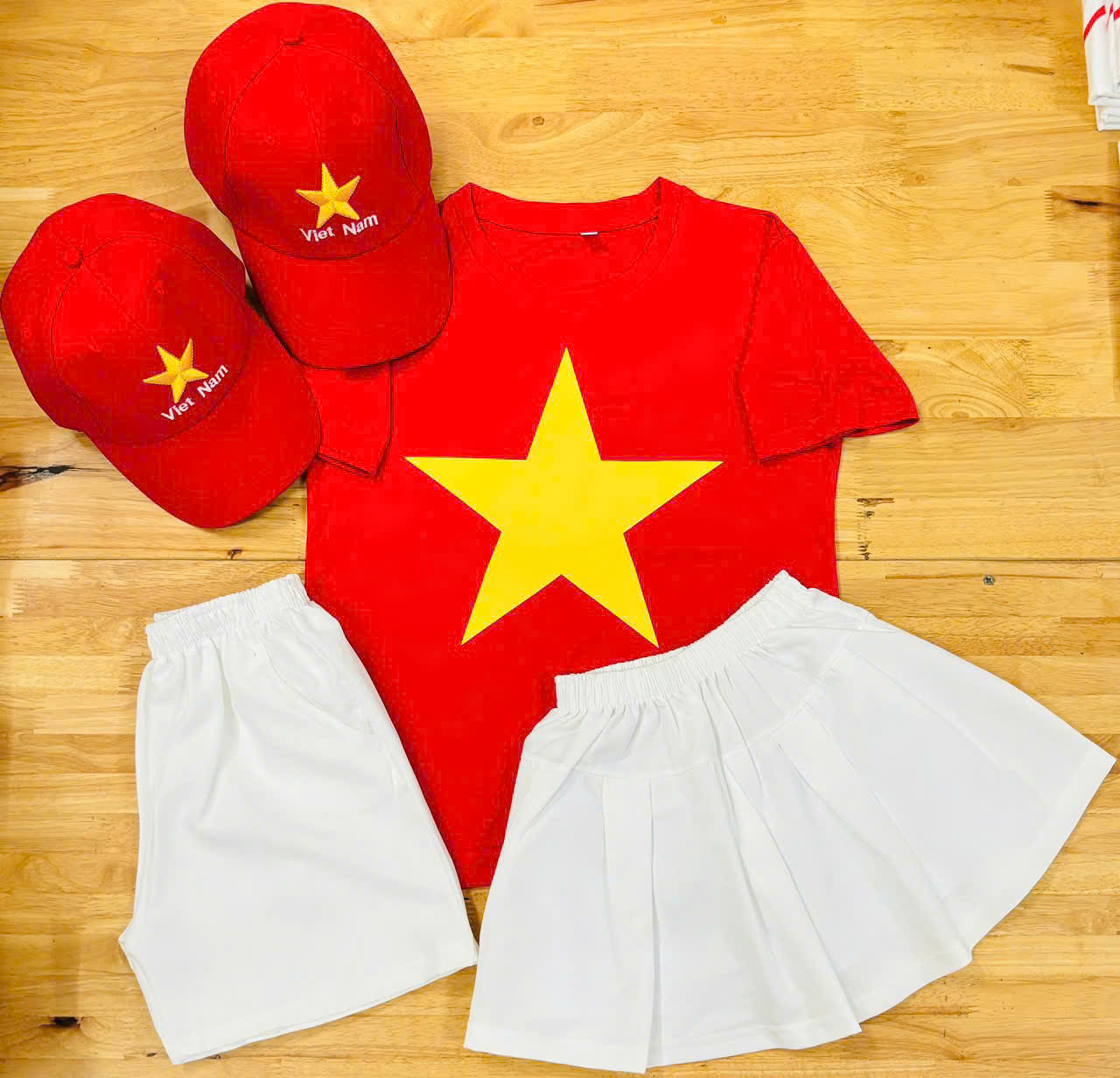 Mẫu áo đồng phục cờ đỏ sao vàng