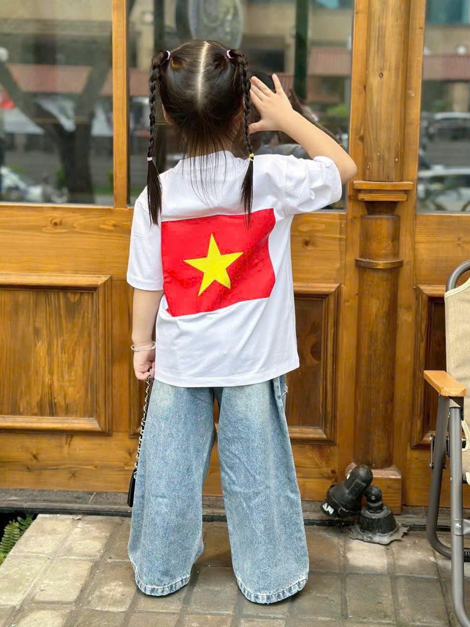 Mẫu áo đồng phục cờ đỏ sao vàng