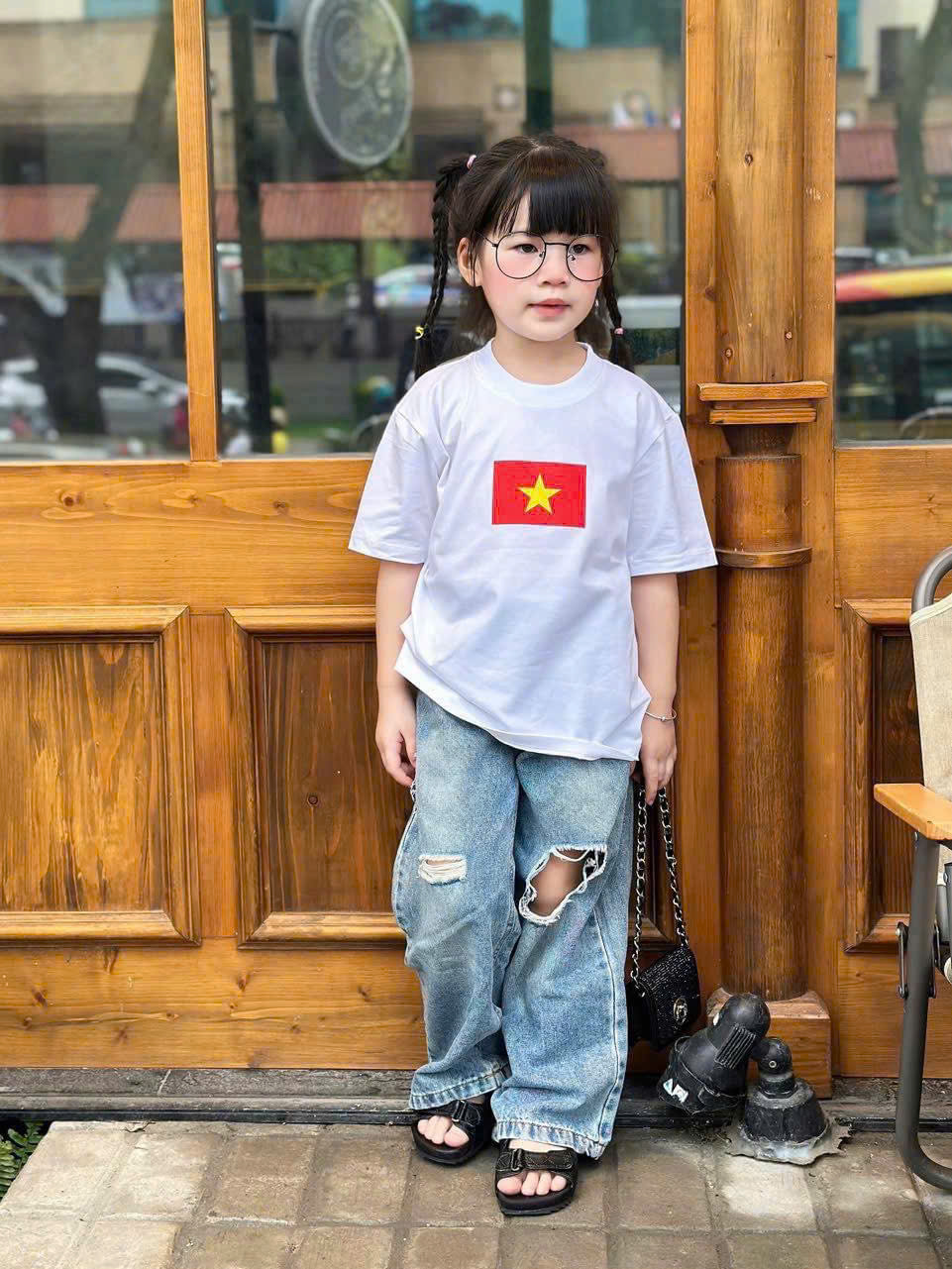 Mẫu áo đồng phục cờ đỏ sao vàng