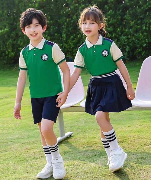 Đồng phục mầm non màu xanh lá phối đẹp