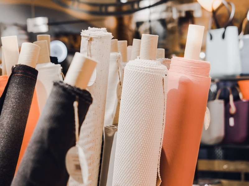 Vải xi là loại vải tổng hợp, thành phần chính là Polyester