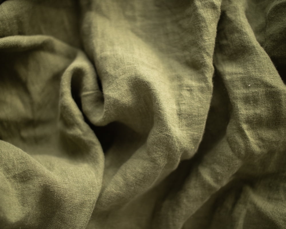 Vải xi dễ tích điện, gây kích ứng, thấm hút kém