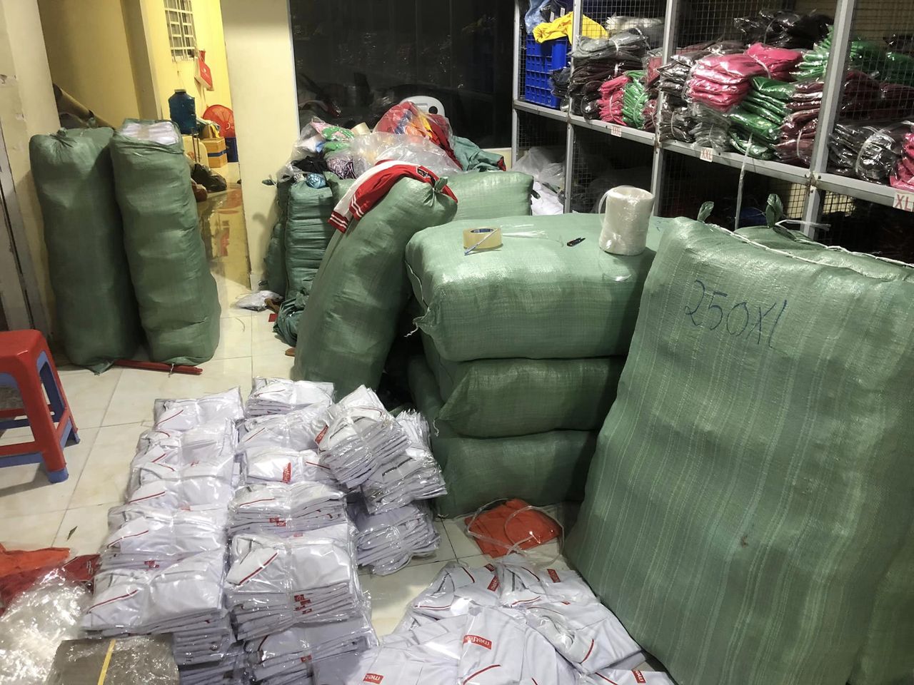 Đơn hàng áo thun đồng phục chuẩn bị bàn giao cho quý khách hàng