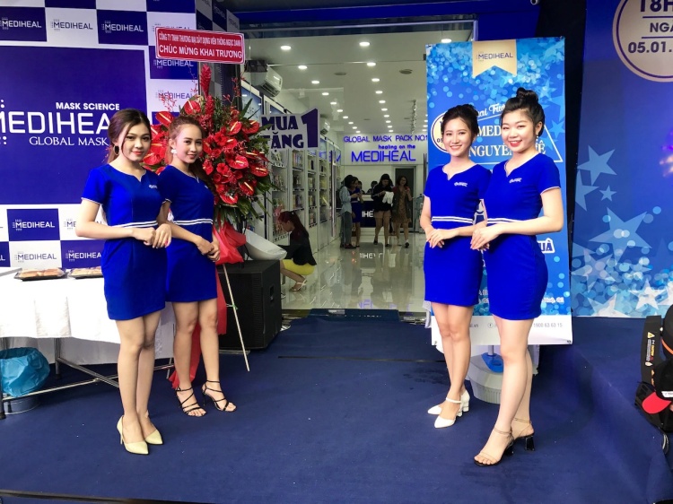 Đồng phục pg xe trắng phối xanh  Hoa Tay